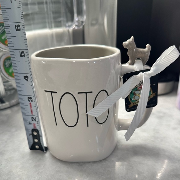 Rae Dunn TOTO Wizard of Oz Mug - NWT - Picture 8 of 10